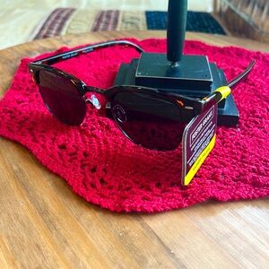 NWT Foster Grant Sunglasses